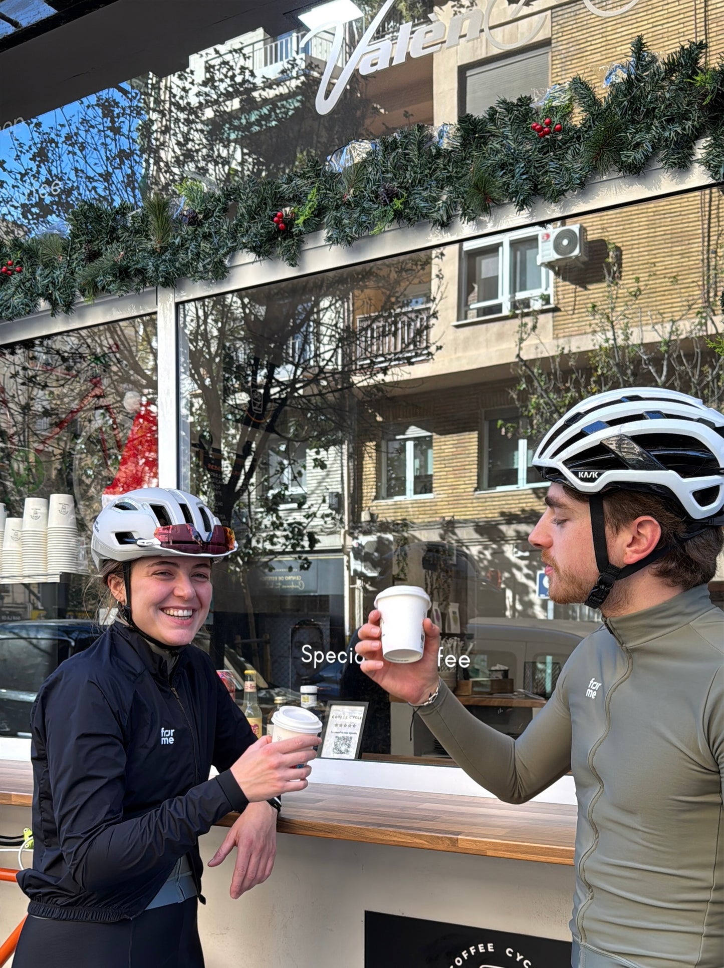 CHAQUETA CORTAVIENTOS