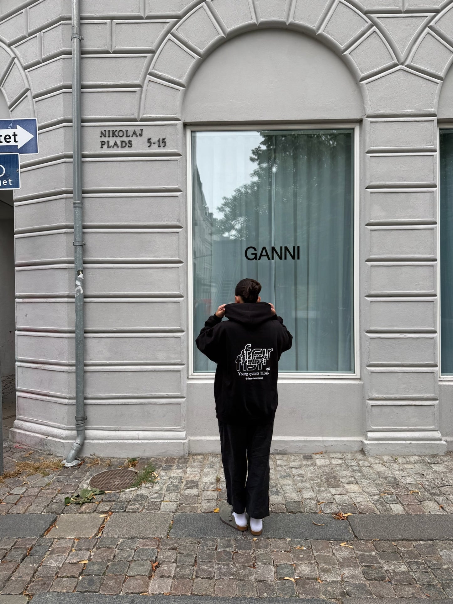 SUDADERA VERSIÓN 2: OVERSIZED